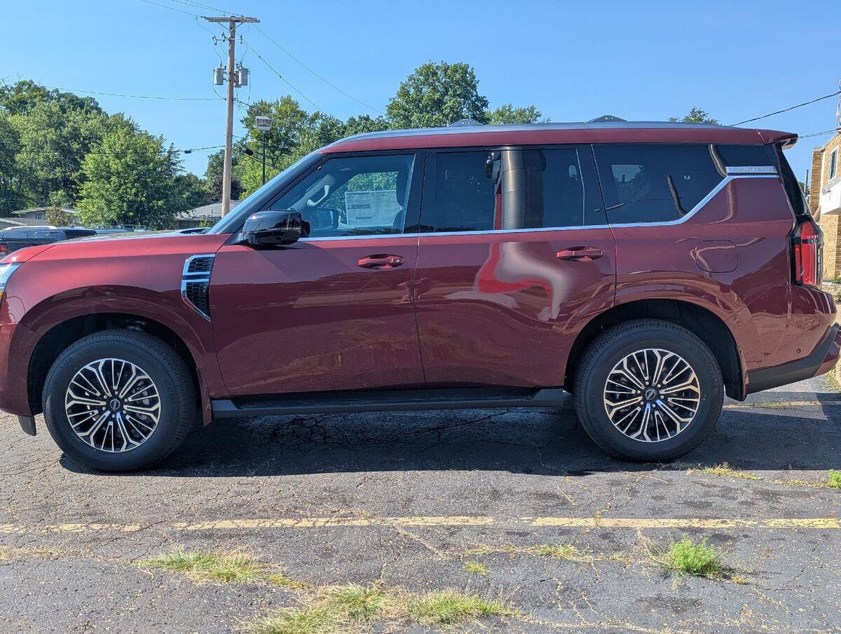 New 2026 Nissan Armada SL w/ Captain's Chari Seat Package AWD/4WD image 5