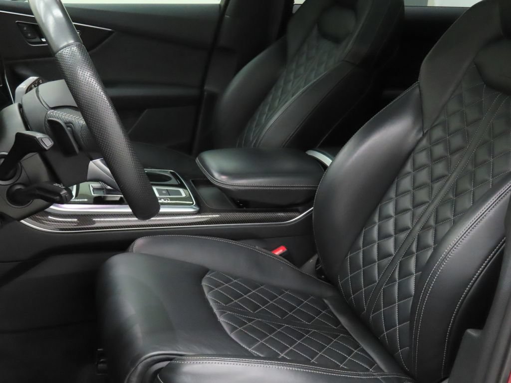 Used 2020 Audi SQ7 Premium Plus w/ SQ7 Black Optic Package AWD/4WD image 10