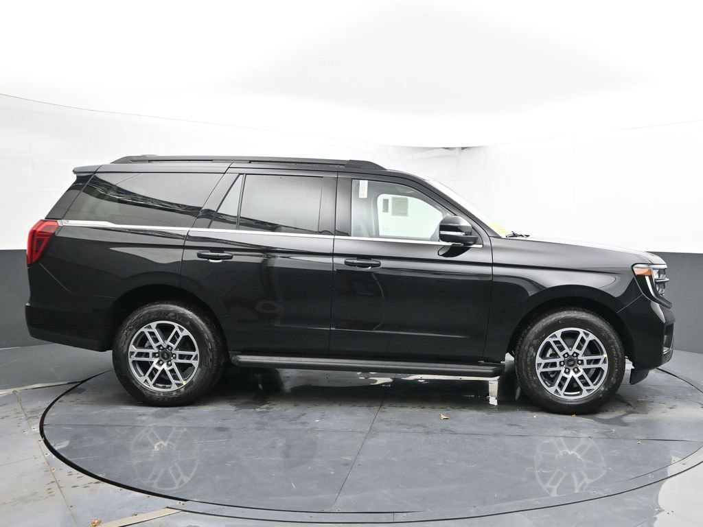 New 2026 Ford Expedition Active image 11