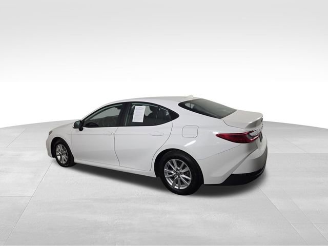 Used 2025 Toyota Camry LE FWD image 10