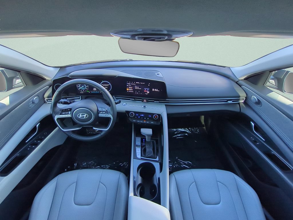 Certified 2024 Hyundai Elantra Limited FWD image 10