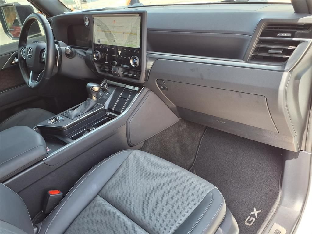 Used 2024 Lexus GX 550 w/ Cold Area Package AWD/4WD image 8