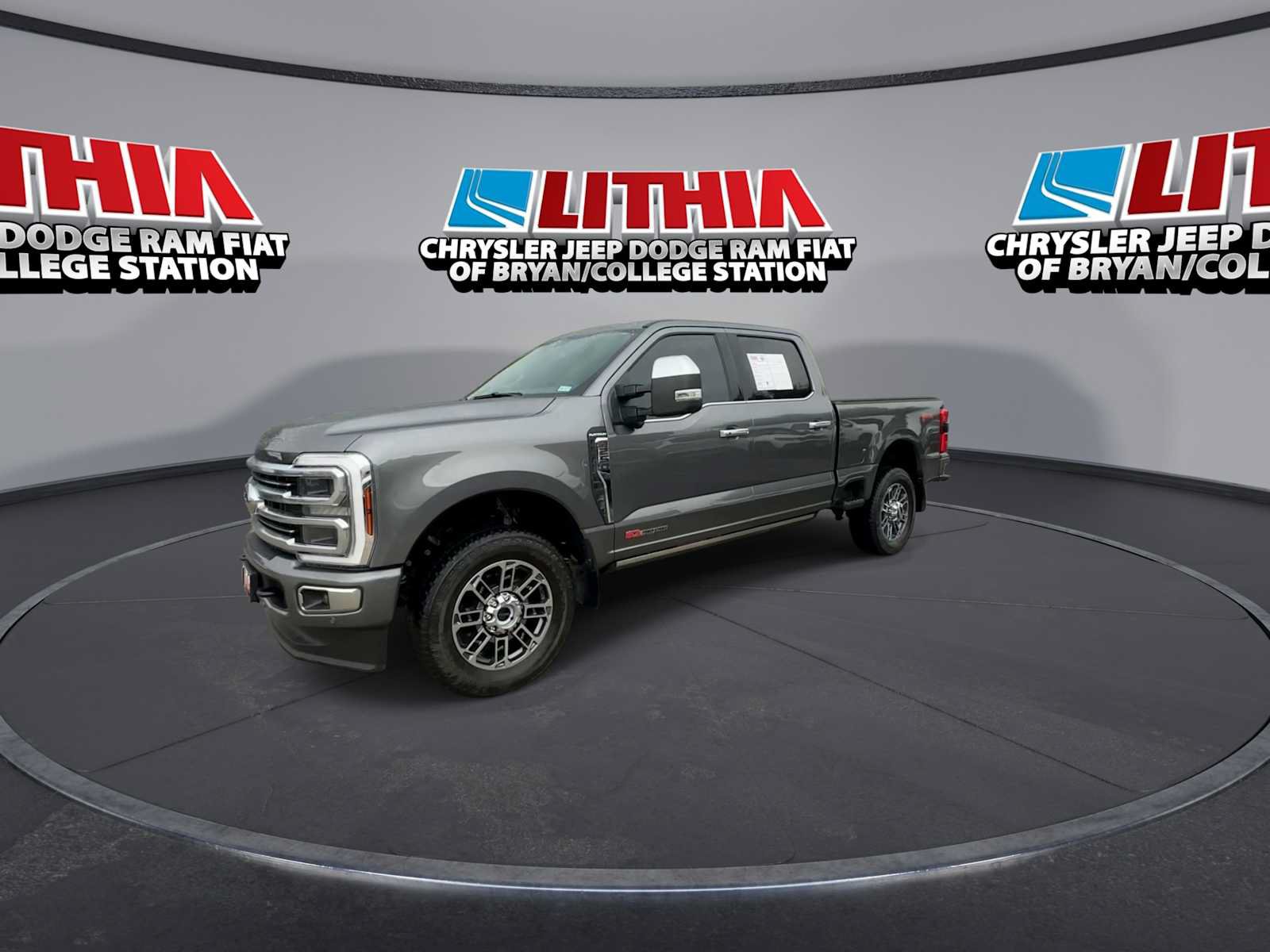 Used 2025 Ford F250 Platinum w/ Platinum Plus Package AWD/4WD image 4