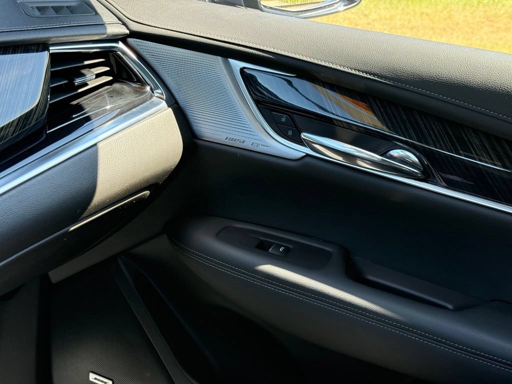 Certified 2025 Cadillac XT6 Premium Luxury FWD image 35