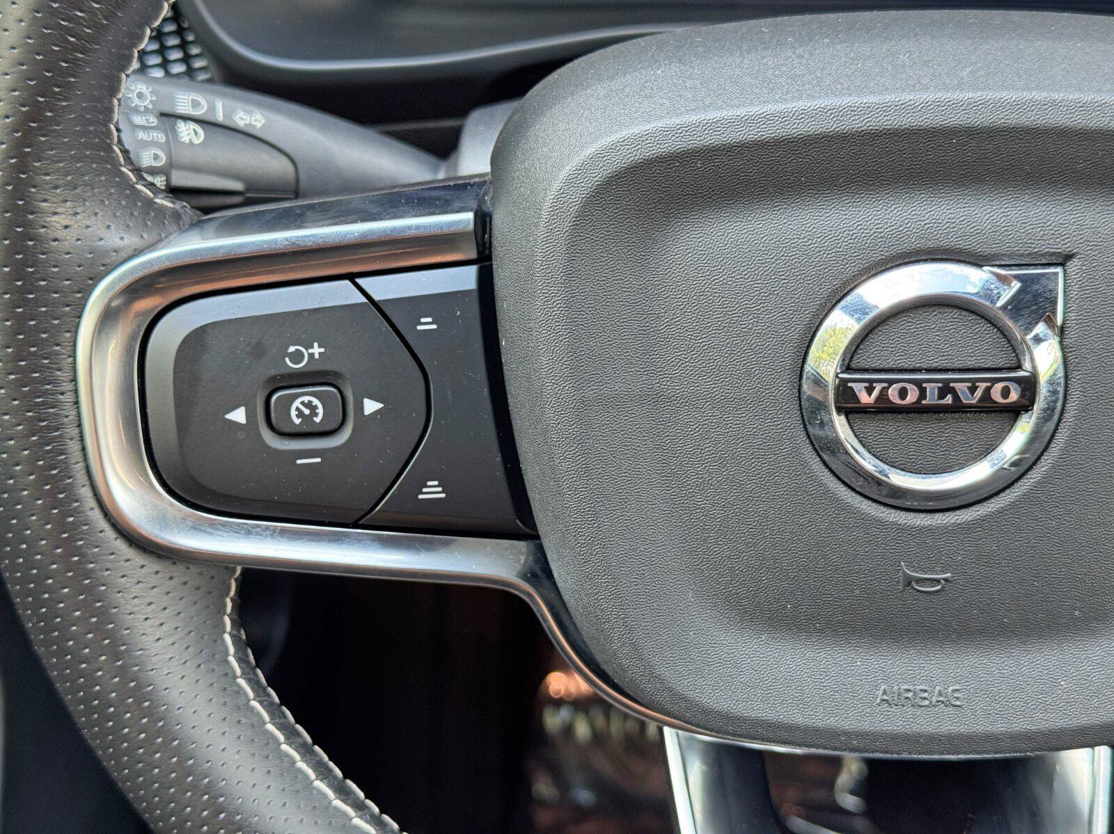 Used 2021 Volvo XC40 P8 Recharge w/ Advanced Package AWD/4WD image 22