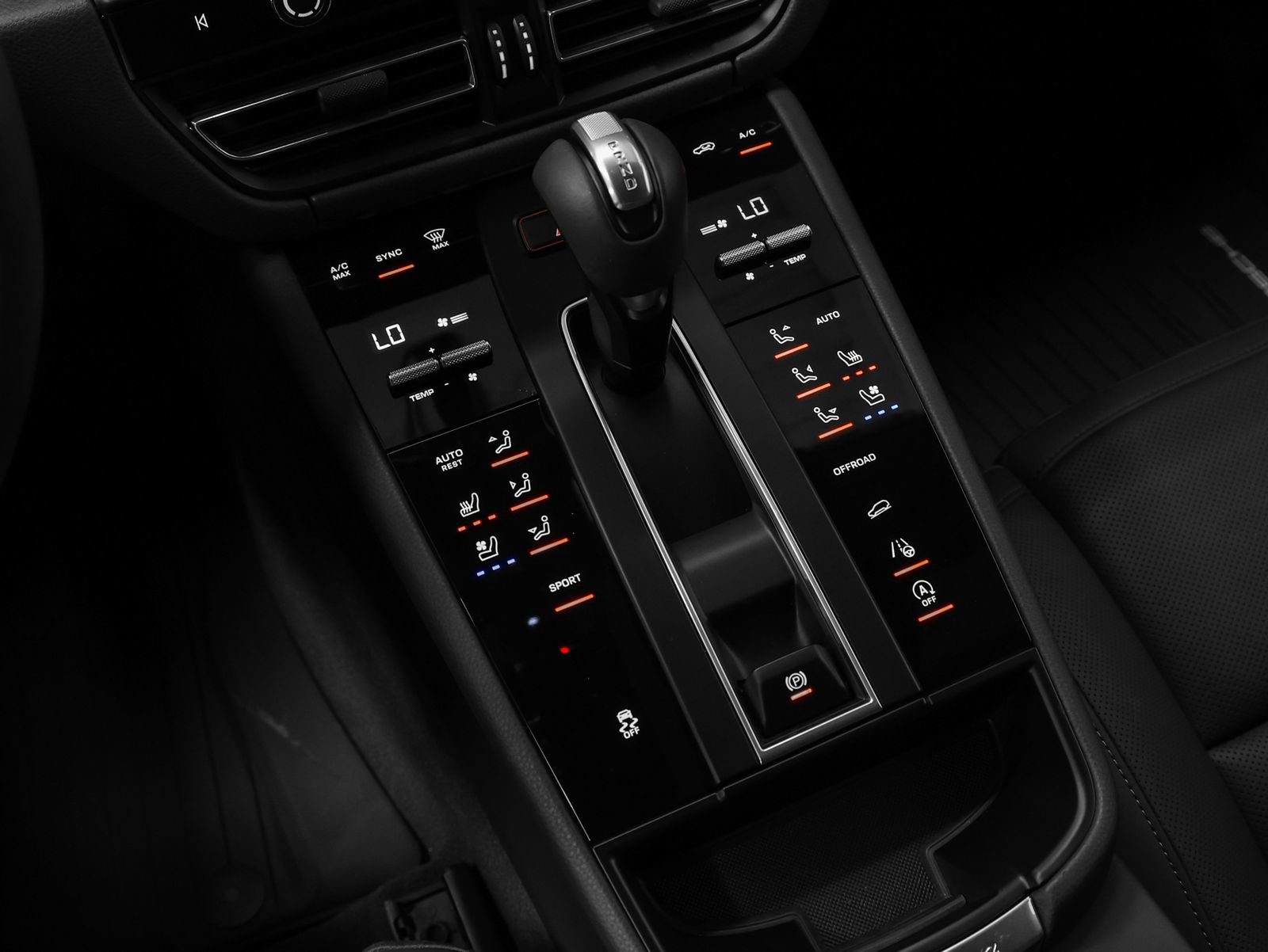 Certified 2023 Porsche Macan AWD/4WD image 32