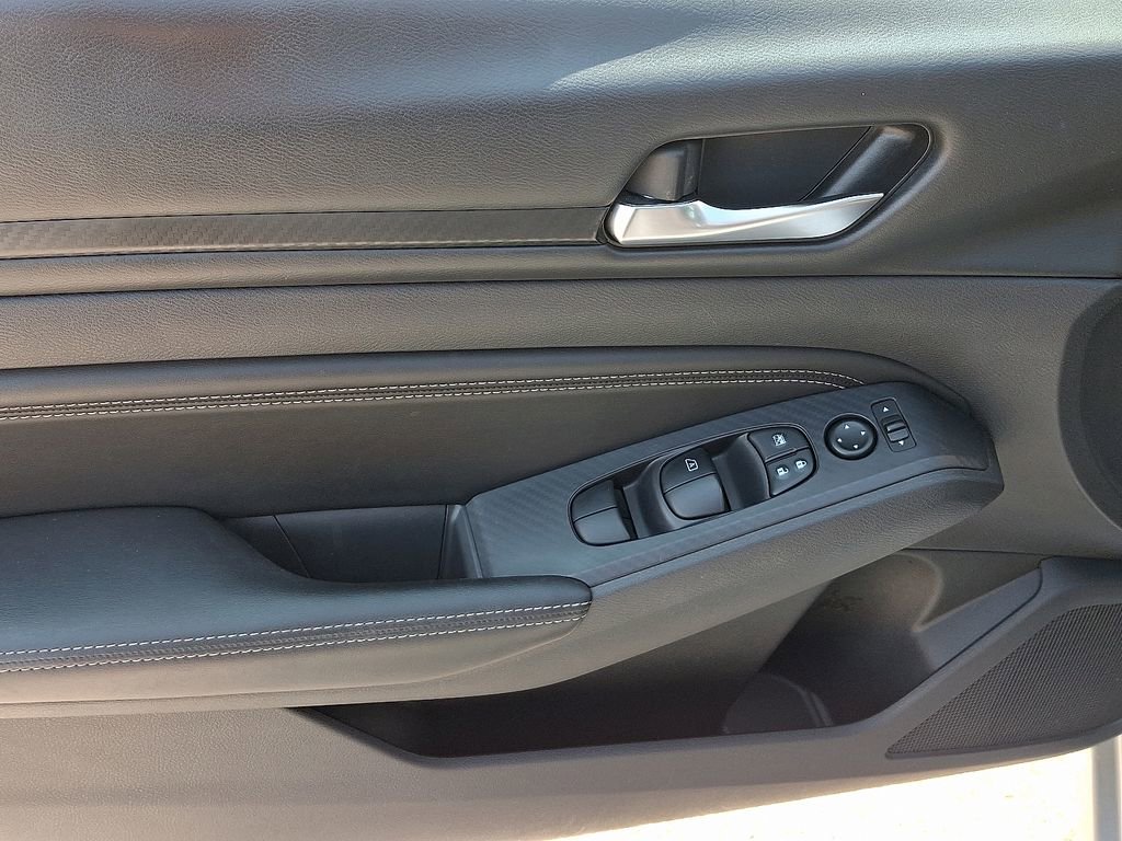 Used 2019 Nissan Altima 2.5 S FWD image 13