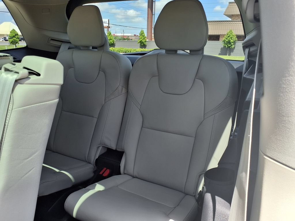 New 2026 Volvo XC90 T8 Ultra w/ Protection Package Premier AWD/4WD image 17