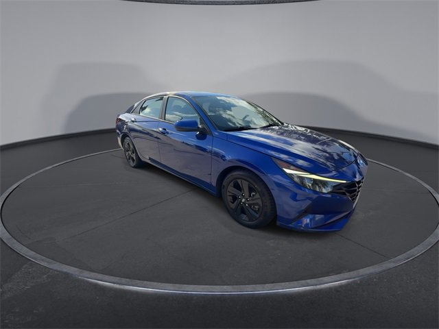 Used 2021 Hyundai Elantra SEL image 2