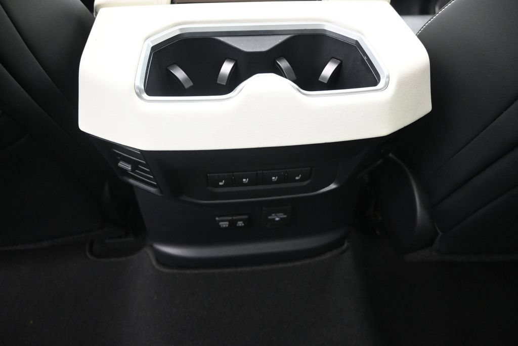 Used 2022 Toyota Tundra Capstone AWD/4WD image 19