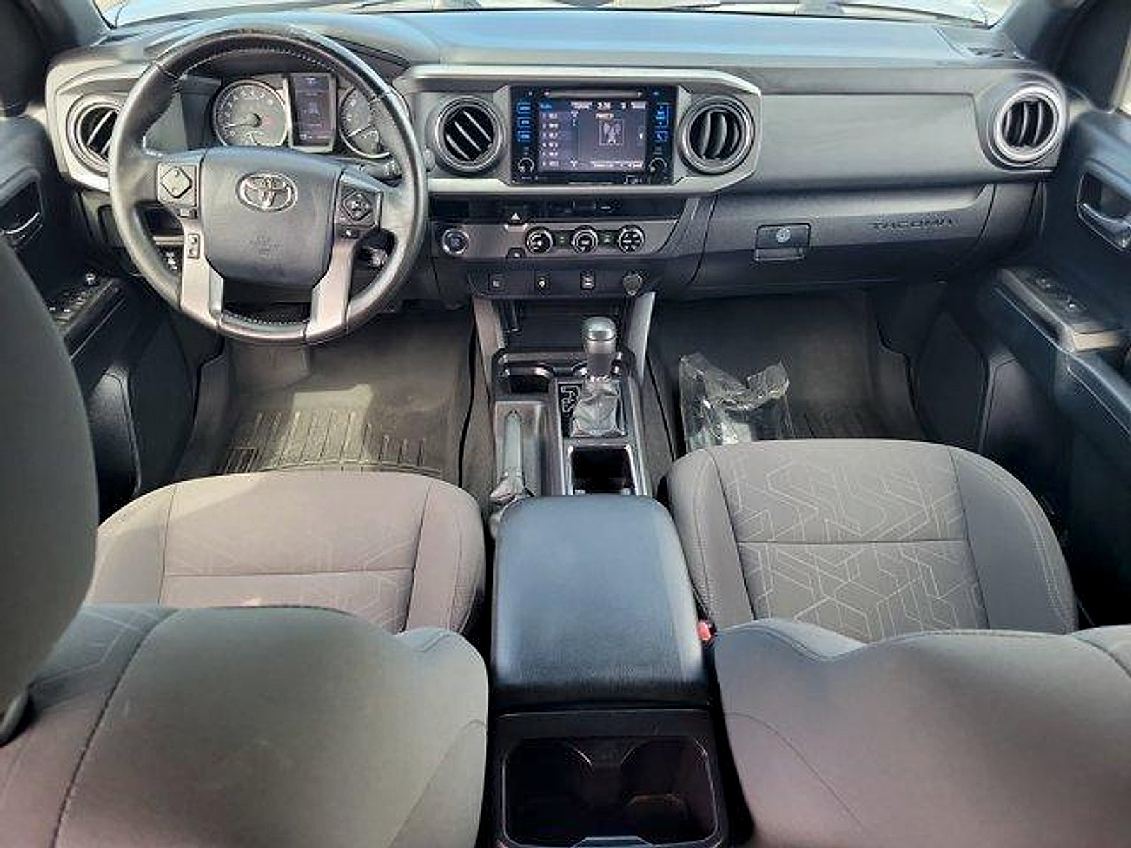 Used 2016 Toyota Tacoma TRD Sport w/ Towing Package RWD image 15