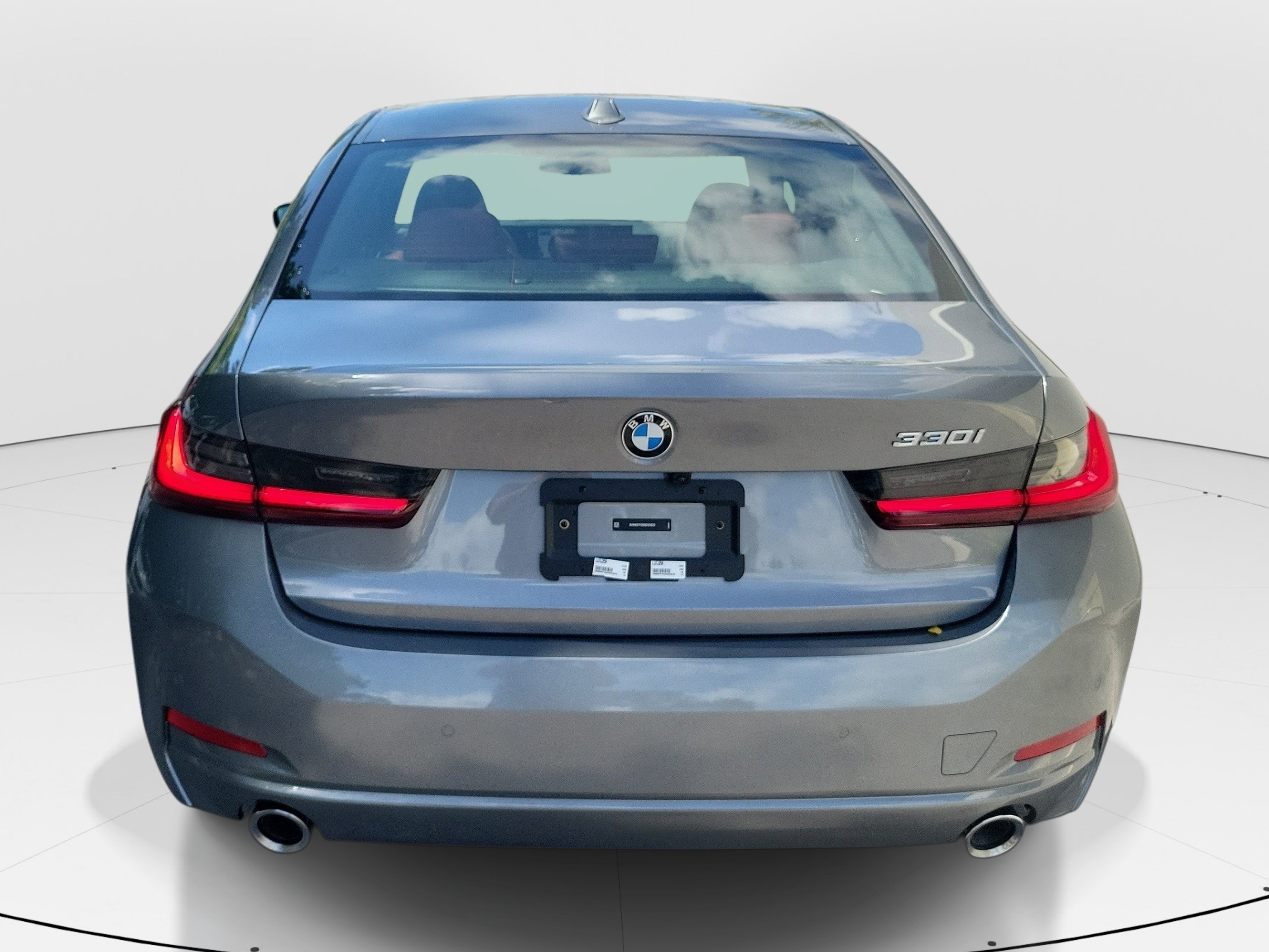 Used 2024 BMW 330i Sedan w/ Convenience Package RWD image 5