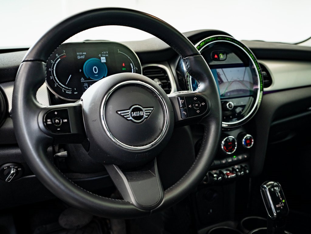 Used 2023 MINI Cooper 2-Door Hardtop image 4