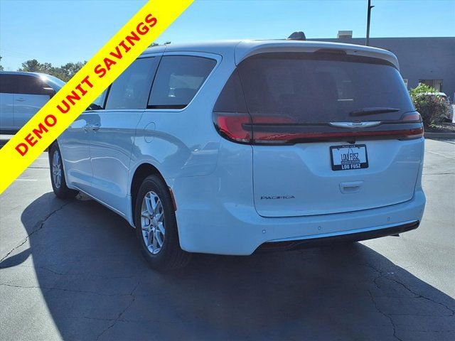 New 2026 Chrysler Pacifica Select image 29