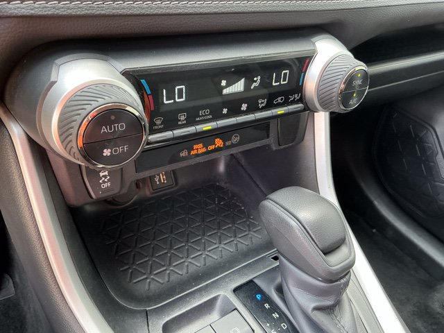 Used 2025 Toyota RAV4 XLE AWD/4WD image 21