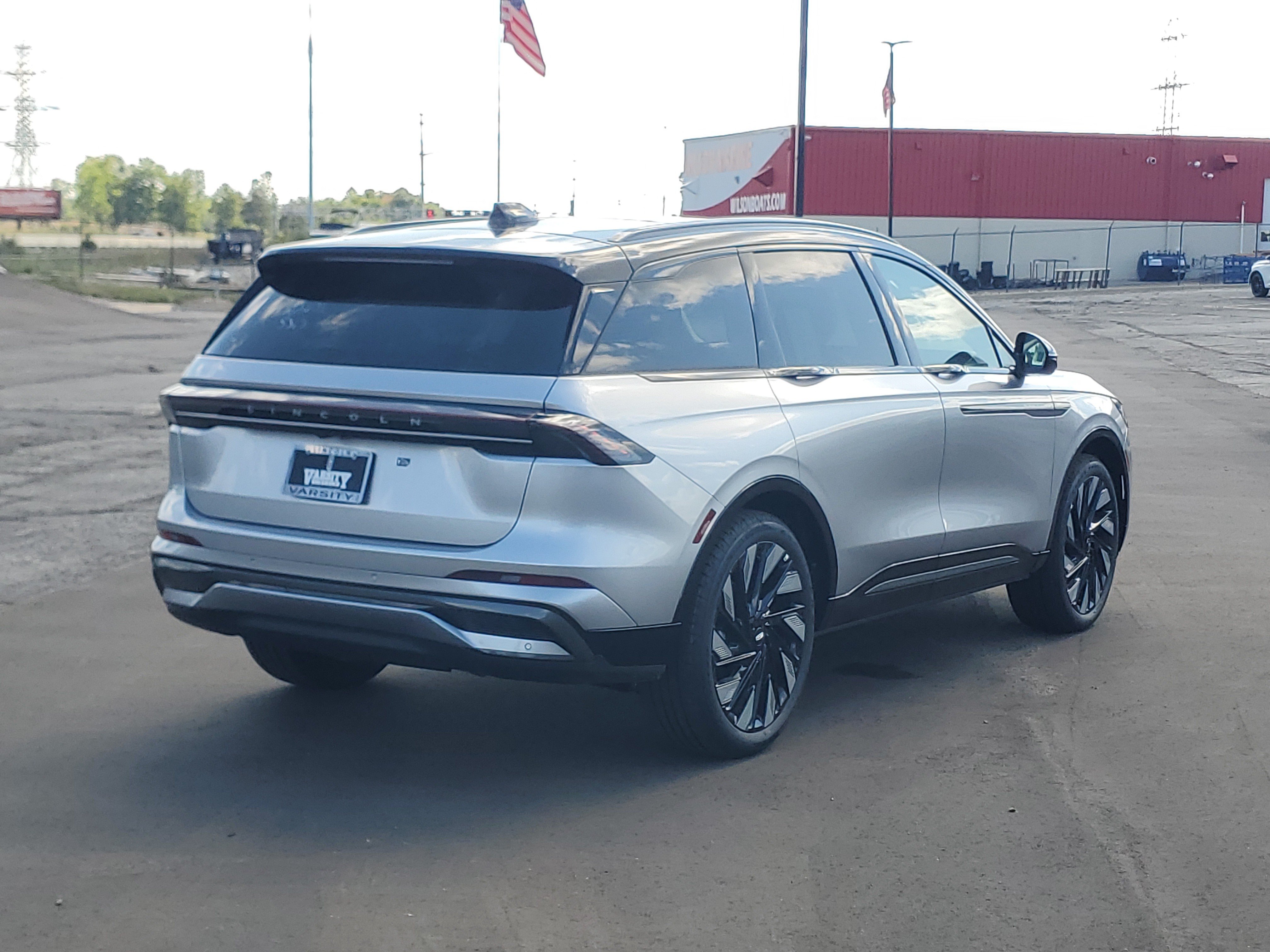 New 2026 Lincoln Nautilus Reserve w/ Jet Appearance Package AWD/4WD image 4