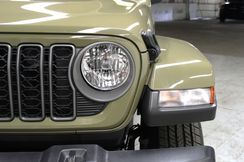 New 2026 Jeep Gladiator Sport image 30