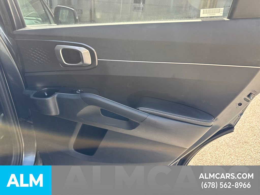 Used 2024 Kia Sorento S FWD image 19