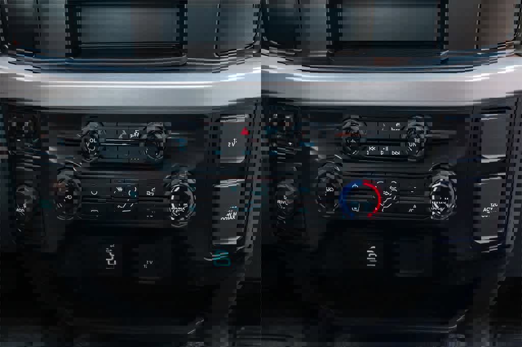 New 2026 Ford F250 XL w/ XL Chrome Package image 13