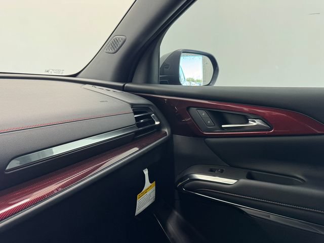 Used 2026 Chevrolet Traverse RS w/ LPO, Floor Liner Package FWD image 38