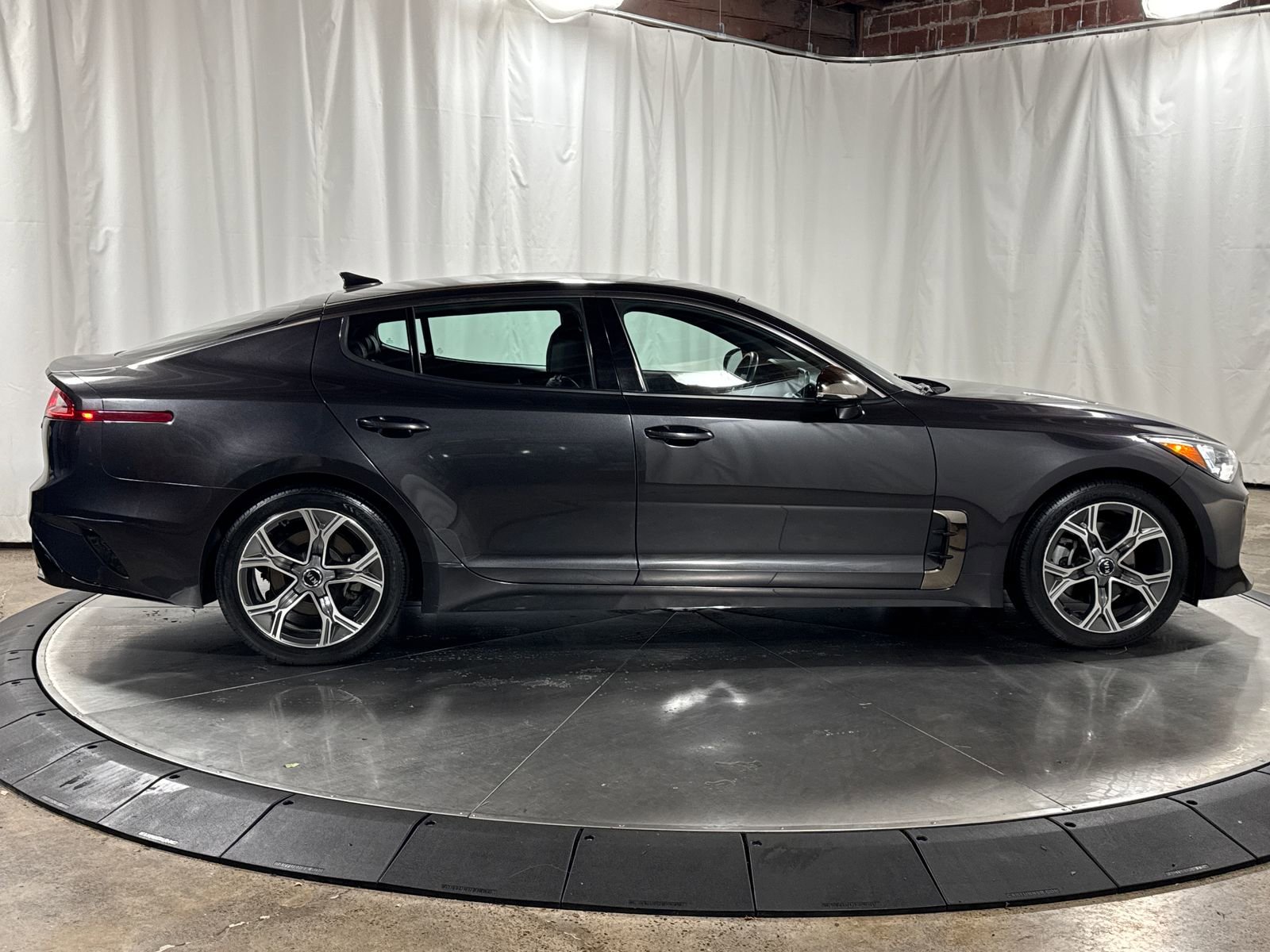 Used 2020 Kia Stinger GT-Line RWD image 13