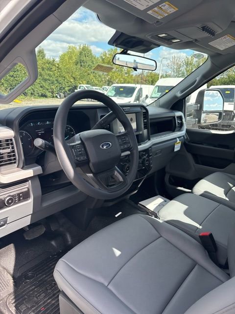 New 2026 Ford F550 4x4 Regular Cab Super Duty w/ XL Chrome Package image 38