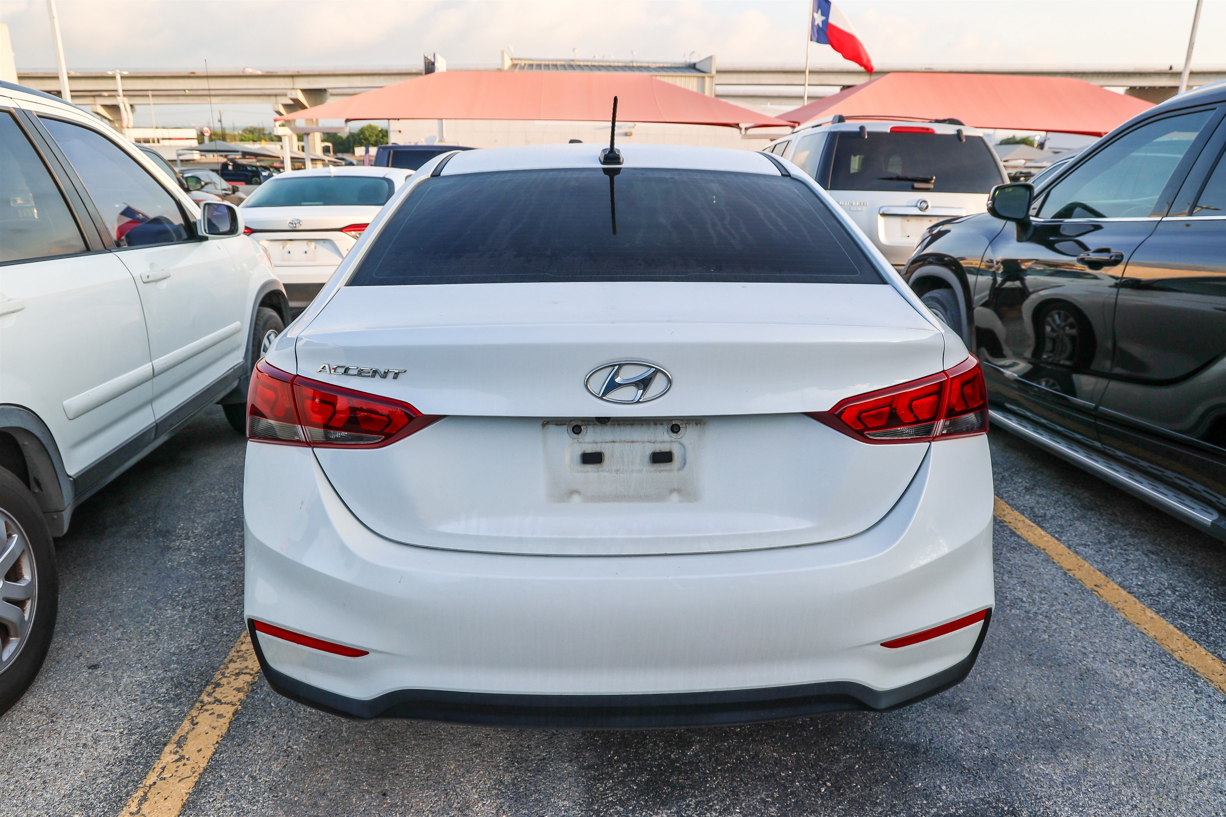 Used 2022 Hyundai Accent SEL FWD image 9