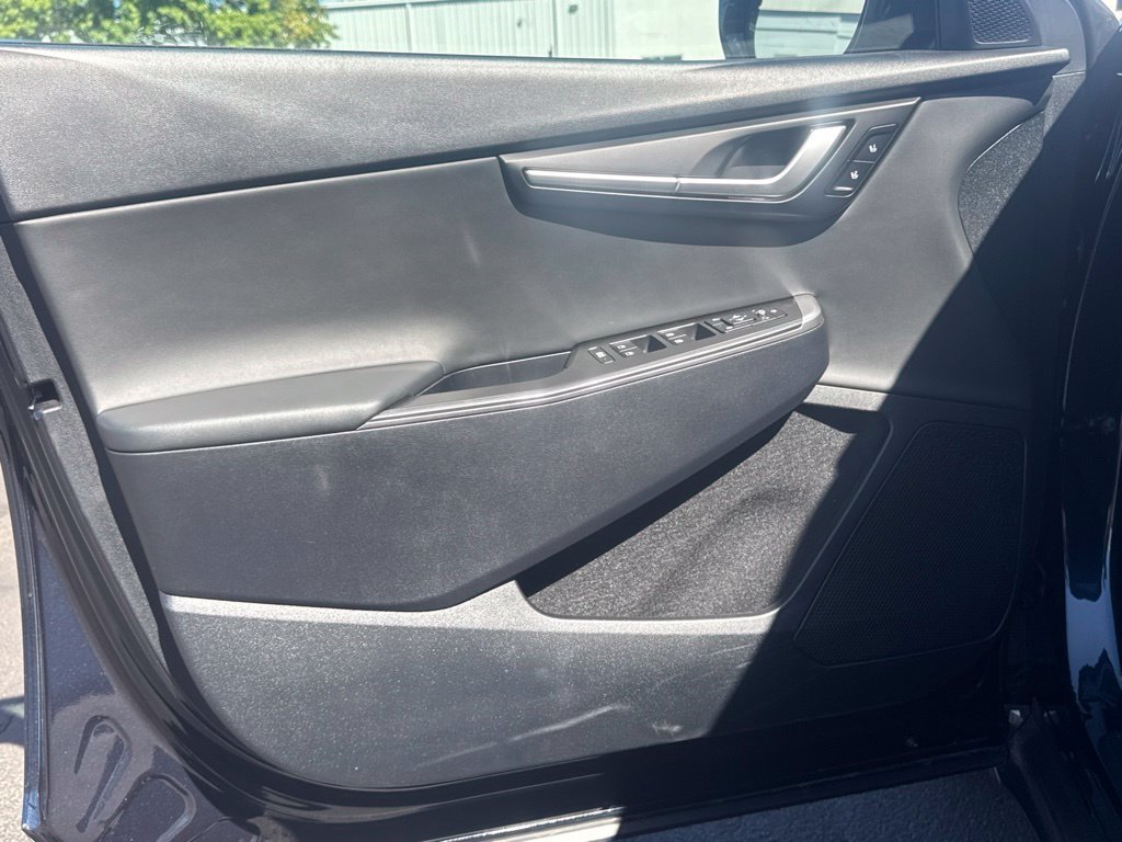 Used 2023 Kia EV6 Light RWD image 10