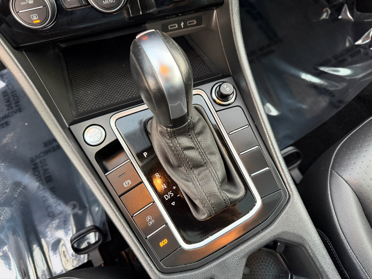 Used 2020 Volkswagen Jetta SE image 43