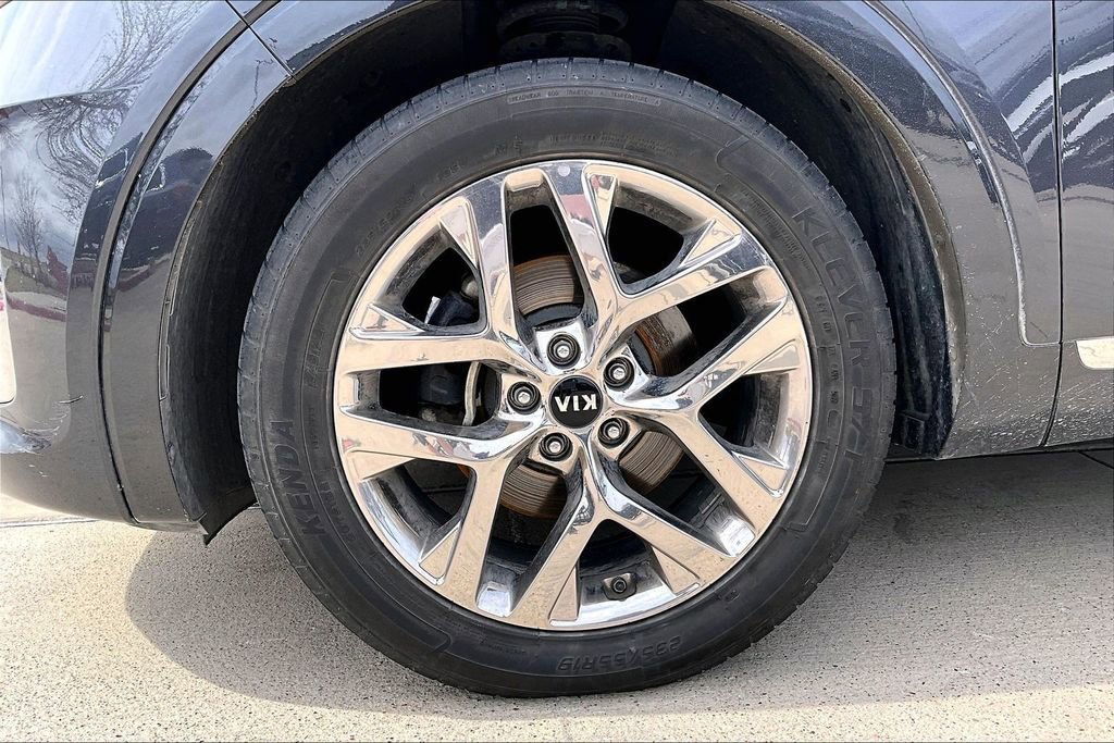 Used 2019 Kia Sorento SX image 11