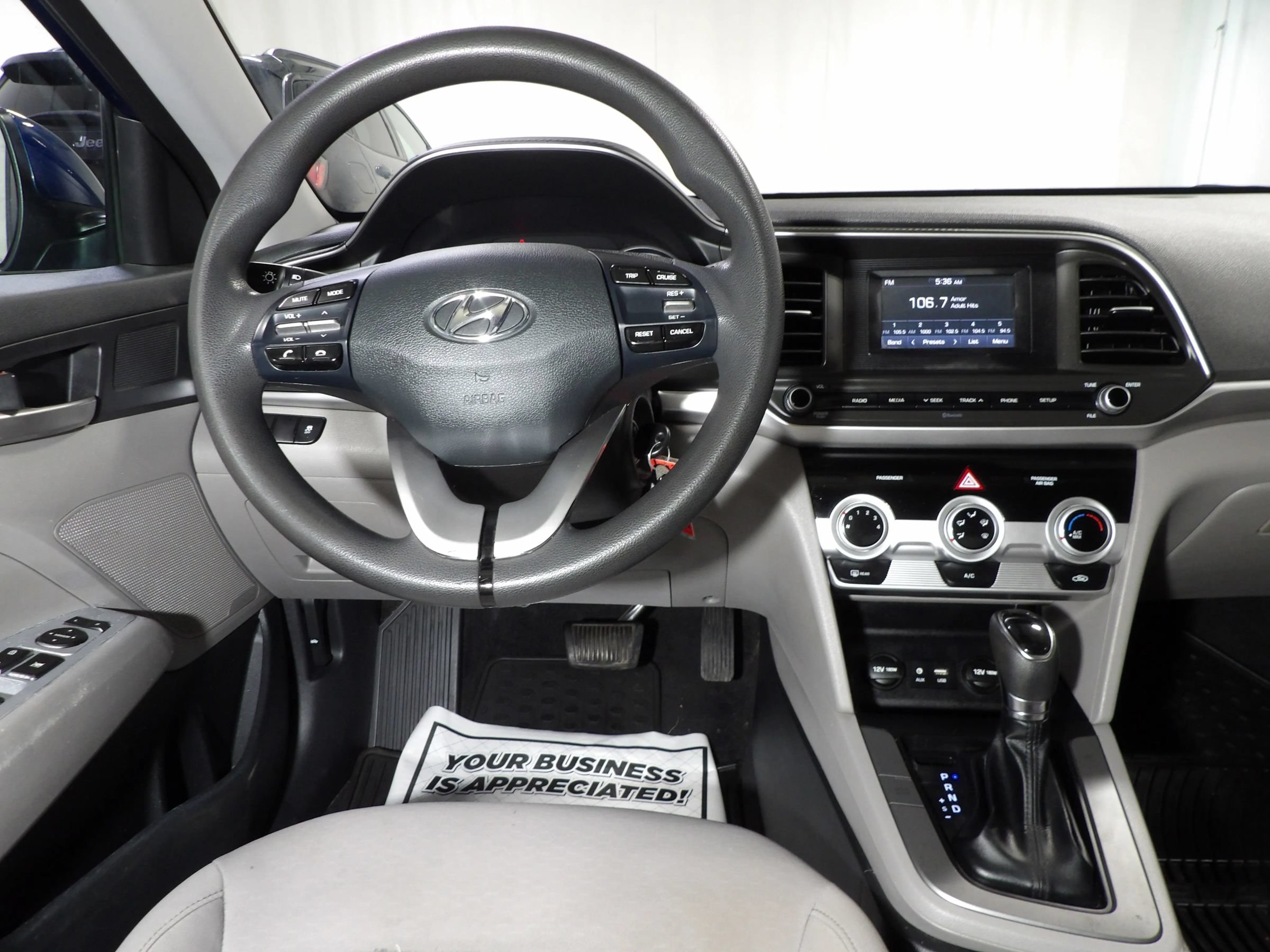 Used 2019 Hyundai Elantra SE FWD image 9
