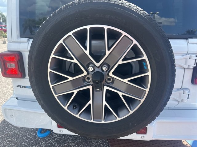 Used 2022 Jeep Wrangler Unlimited Sahara image 39