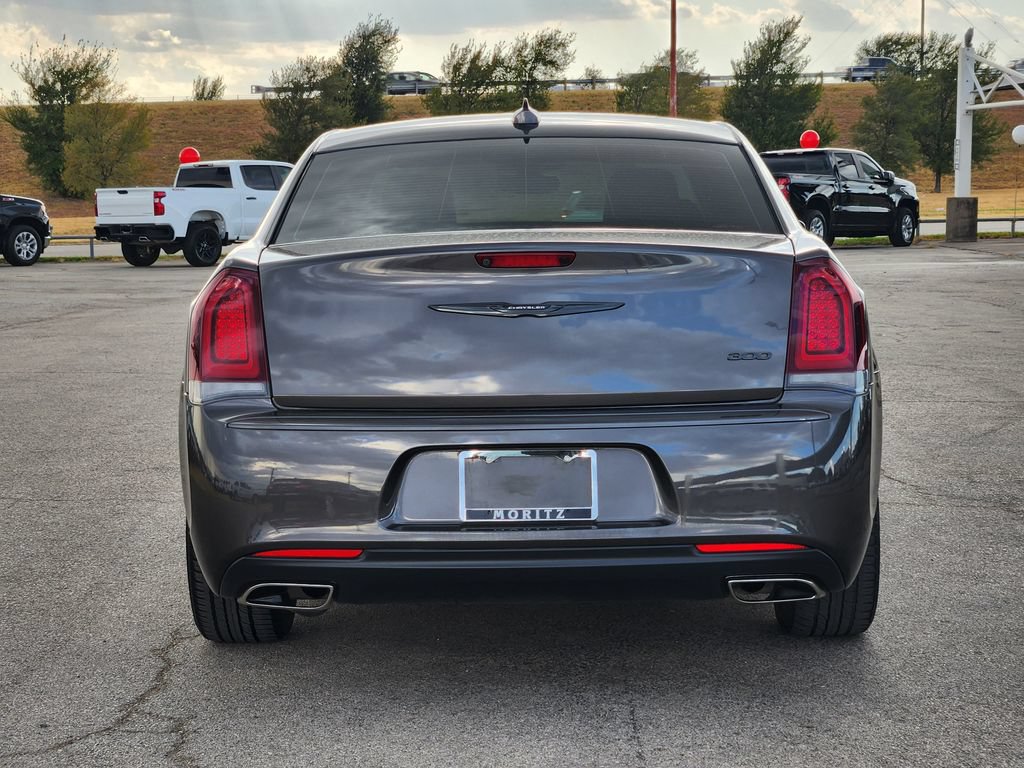 Used 2023 Chrysler 300 Touring w/ Sport Appearance Package RWD image 6