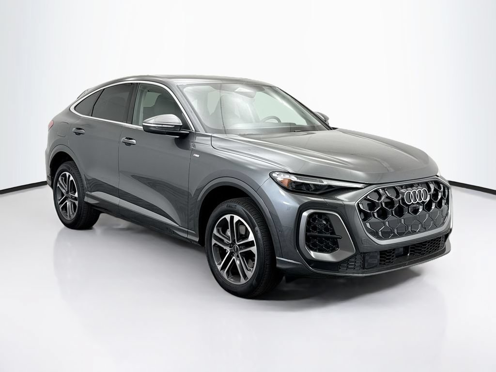 Used 2025 Audi Q5 Premium Plus w/ Premium Plus AWD/4WD image 4
