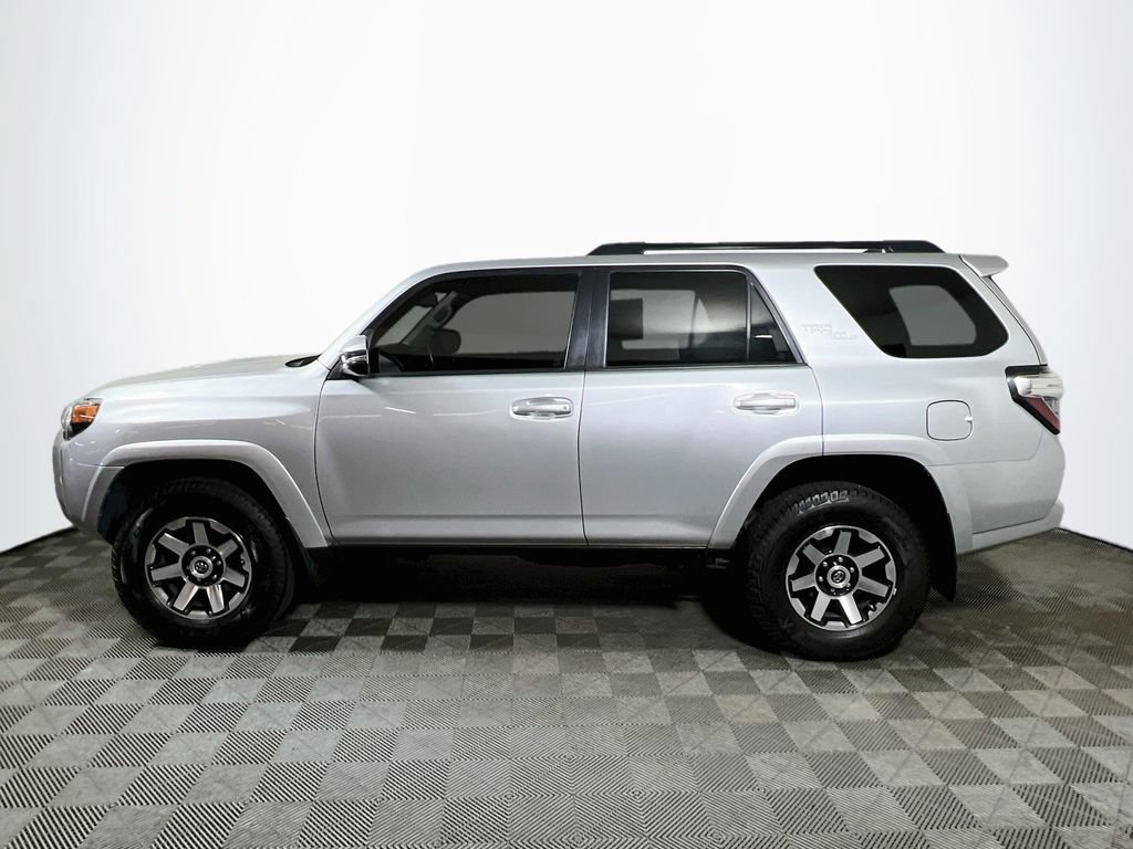 Certified 2019 Toyota 4Runner TRD Off-Road Premium AWD/4WD image 4