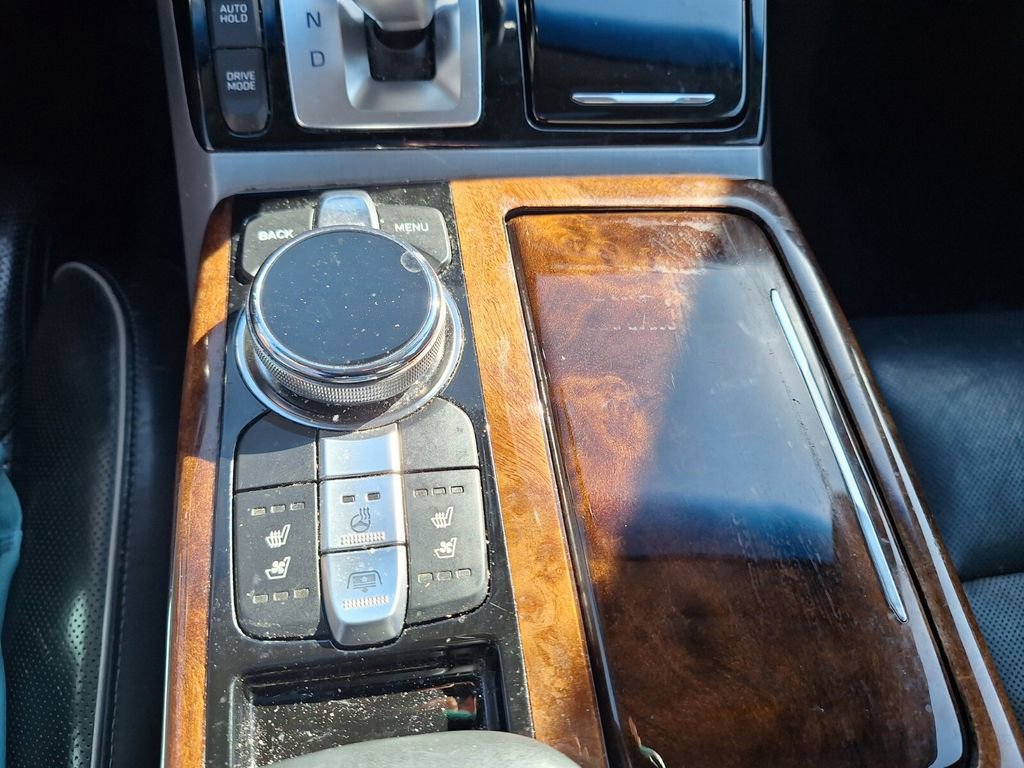 Used 2017 Genesis G90 3.3T Premium image 19