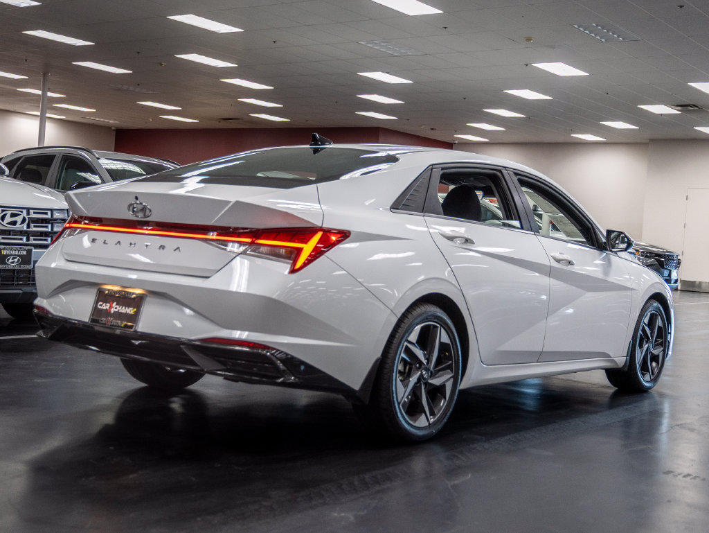 Used 2021 Hyundai Elantra SEL w/ Convenience + Premium Package FWD image 6