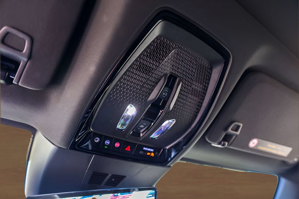 Certified 2025 Cadillac Lyriq Luxury w/ LPO, Floor Liner Package AWD/4WD image 18