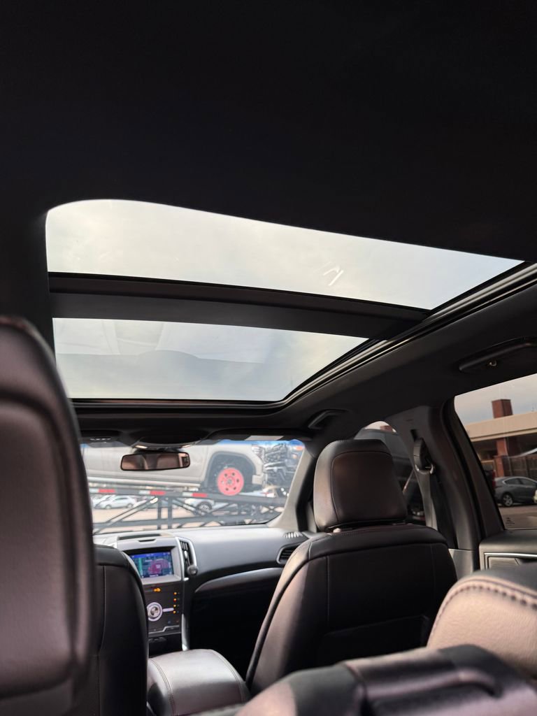 Used 2020 Ford Edge Titanium w/ Equipment Group 301A image 32