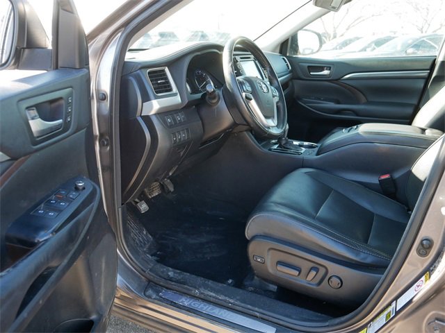 Used 2018 Toyota Highlander Limited Platinum image 12