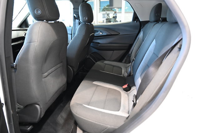 Used 2023 Chevrolet TrailBlazer LT FWD image 11