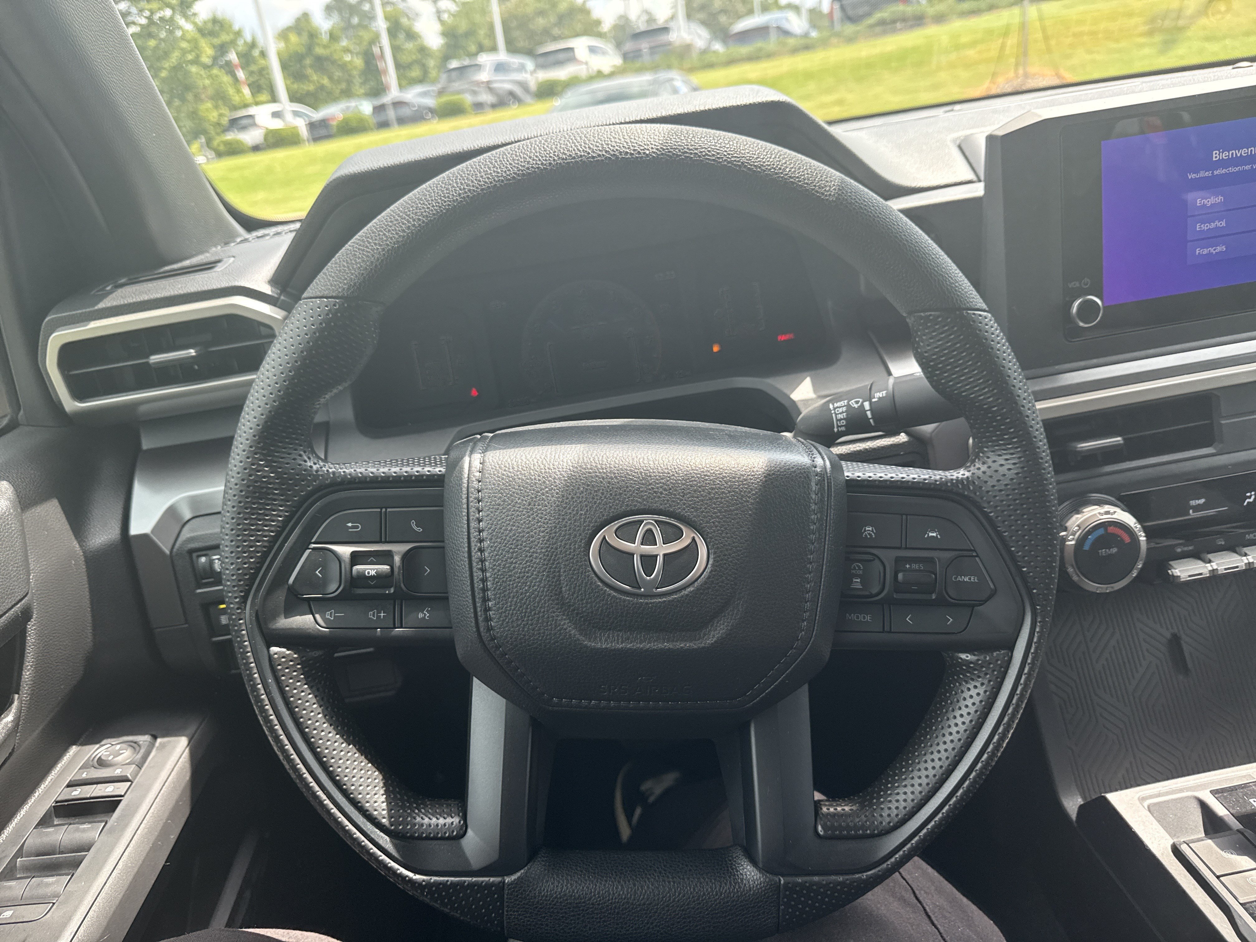 Used 2025 Toyota Tacoma SR5 AWD/4WD image 18