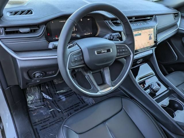 New 2026 Jeep Grand Cherokee Limited w/ Limited Altitude Package AWD/4WD image 13