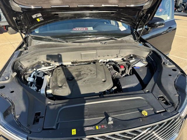Used 2025 Volvo XC90 B6 Plus image 22