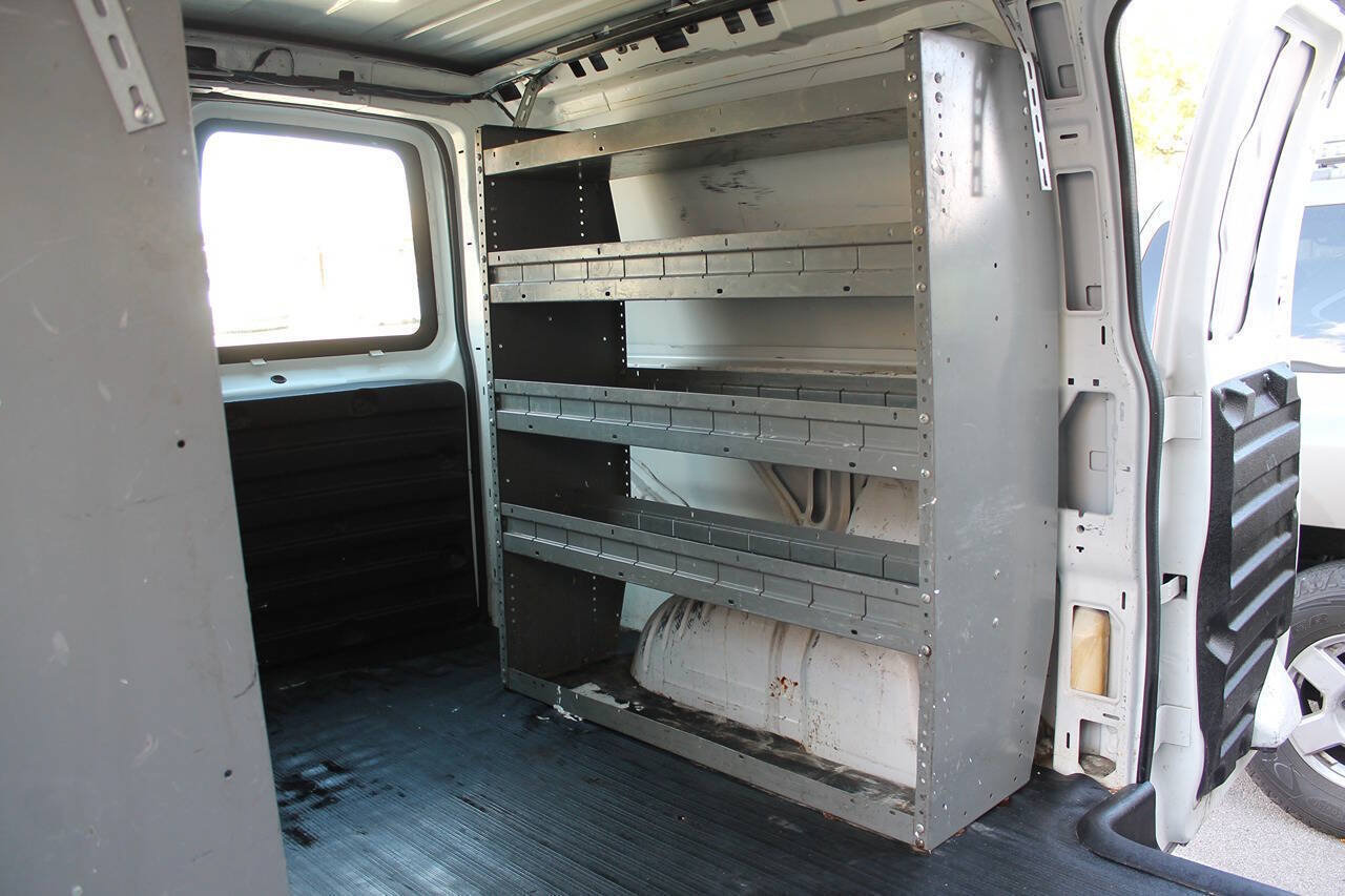 Used 2004 Chevrolet Express 1500 RWD image 24