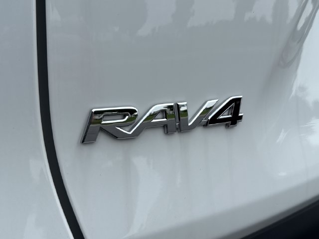 Used 2025 Toyota RAV4 LE AWD/4WD image 16