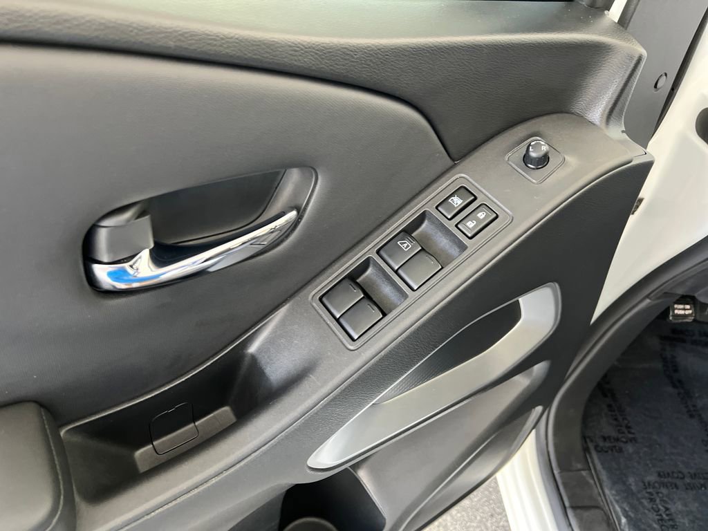 Used 2022 Nissan Frontier SV image 13