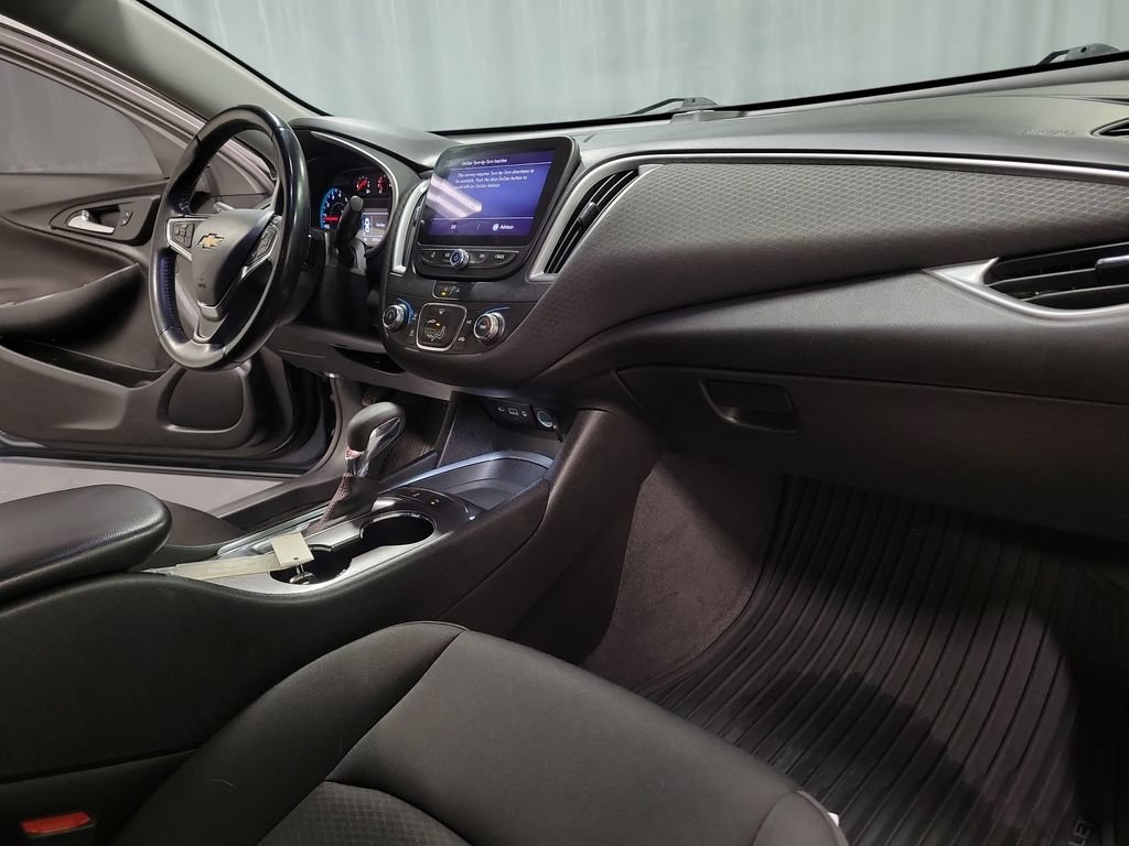 Used 2021 Chevrolet Malibu RS FWD image 30