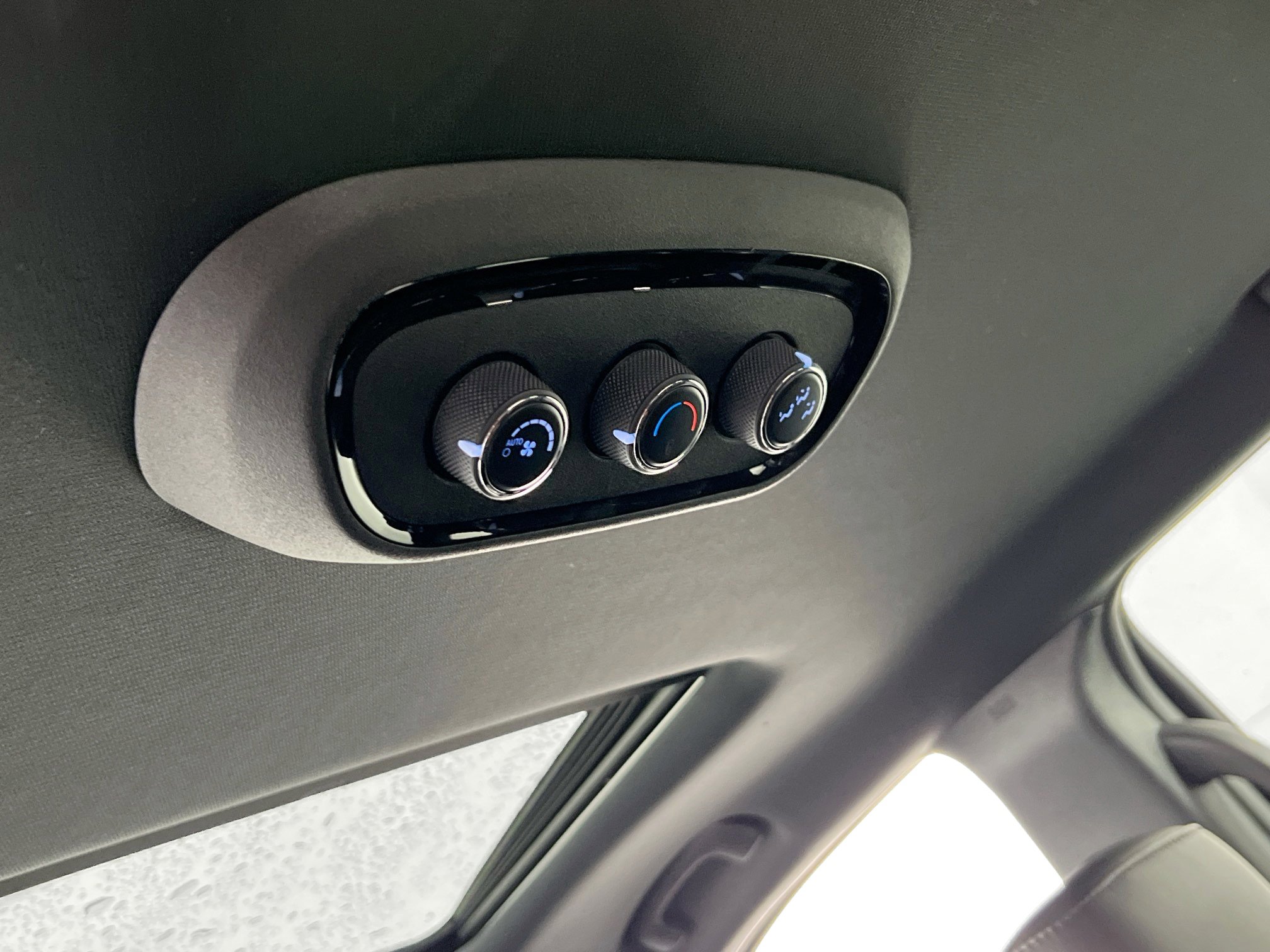 Used 2022 Dodge Durango R/T w/ Blacktop Package image 26