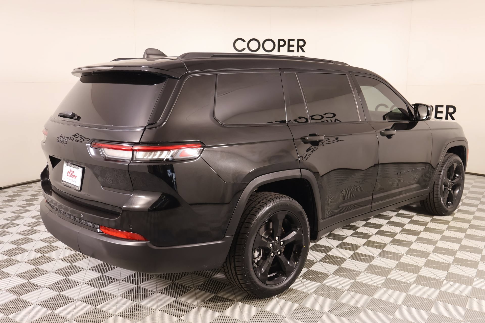 Used 2021 Jeep Grand Cherokee L Laredo RWD image 21